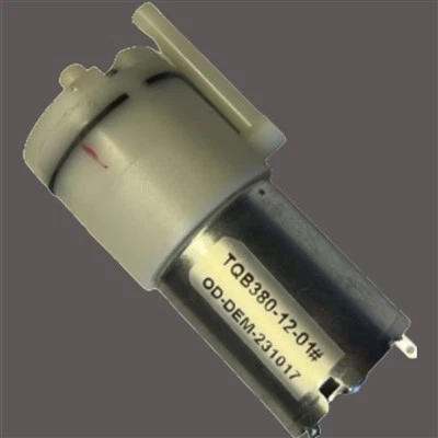 3,7 V petit moteur CC